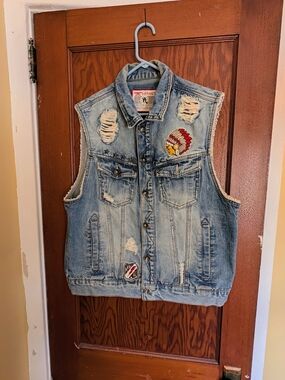 Jordan Craig Light Blue Distressed Denim Vest with Patches
